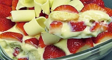 Strawberry pave with white chocolate